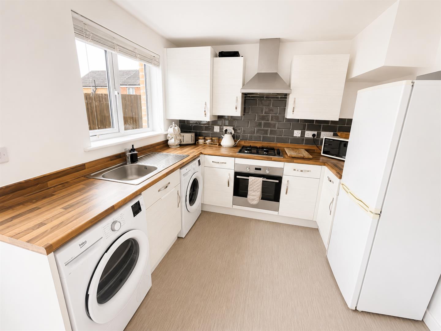 Llwyngwern, Hendy, Pontarddulais, Swansea, SA4 0AB